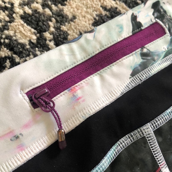 LULULEMON inspire crop II full luxtreme 8 - Picture 8 of 12